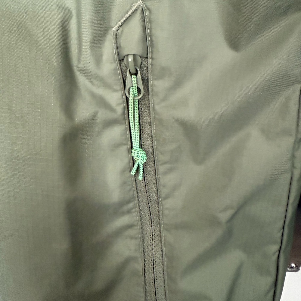 Under Armour Women's Green Utility Jacket - Picture 6 of 8